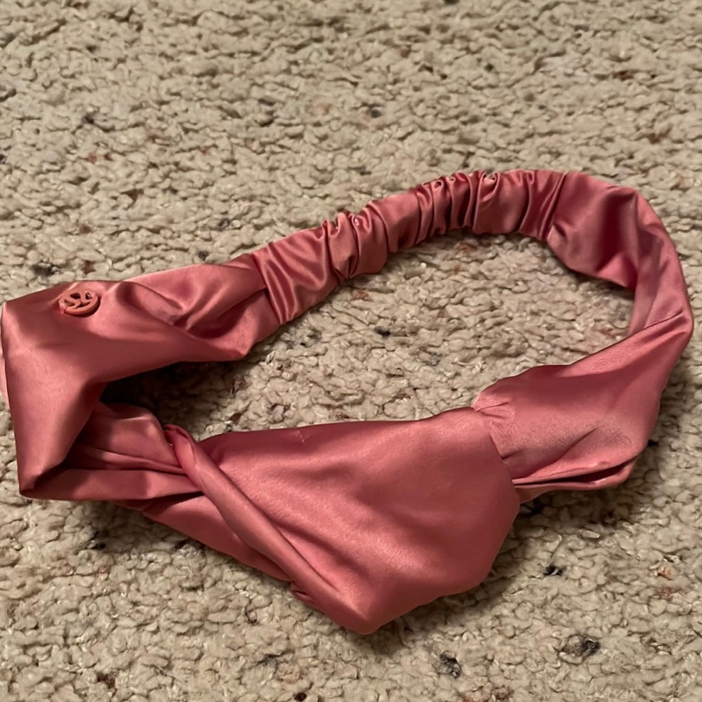 2 lululemon headbands